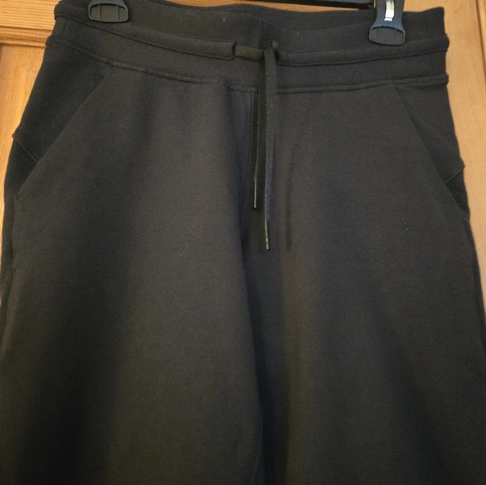 Lululemon Black Jogger Sweatpants Sz 6 - Picture 4 of 5